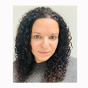 Hannah Bank headshot